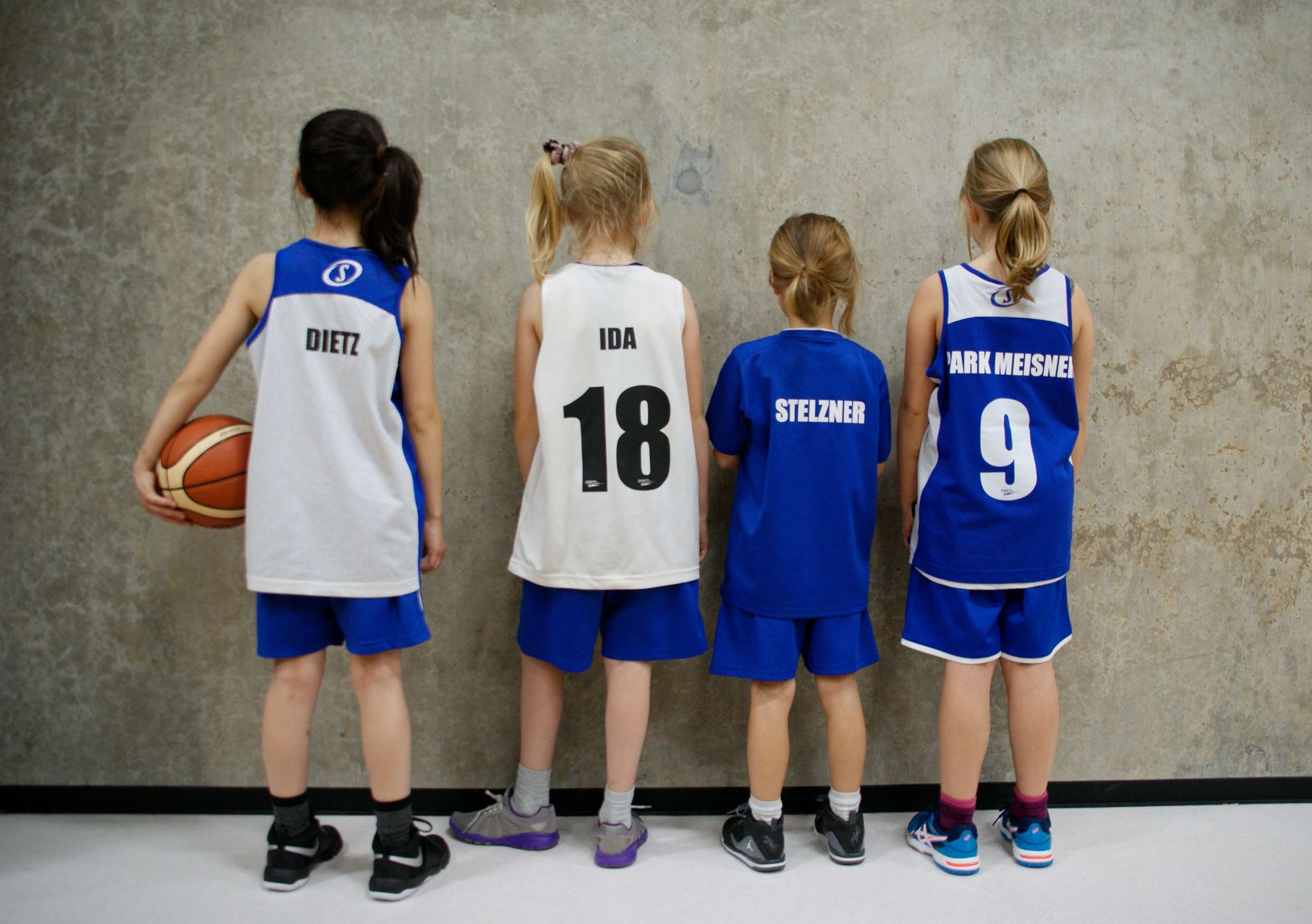 kit Trives konvertering Viby Baskets klubtøj og aftale med Sportsmates | Se mere om vores tøj